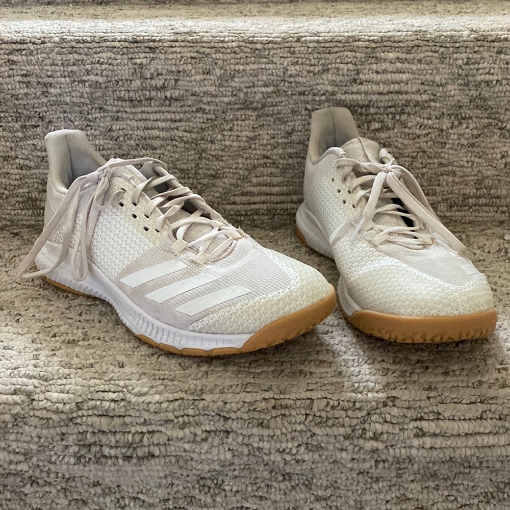 Volleyball shoes